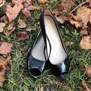 DREAM PAIRS Black Peep Toe Kitten Heel Pumps Size 11M (Almost New)